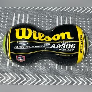 Wilson Pack of 2 Fastballs Softballs Softball FastPitch A9306 Women’s Girl’s